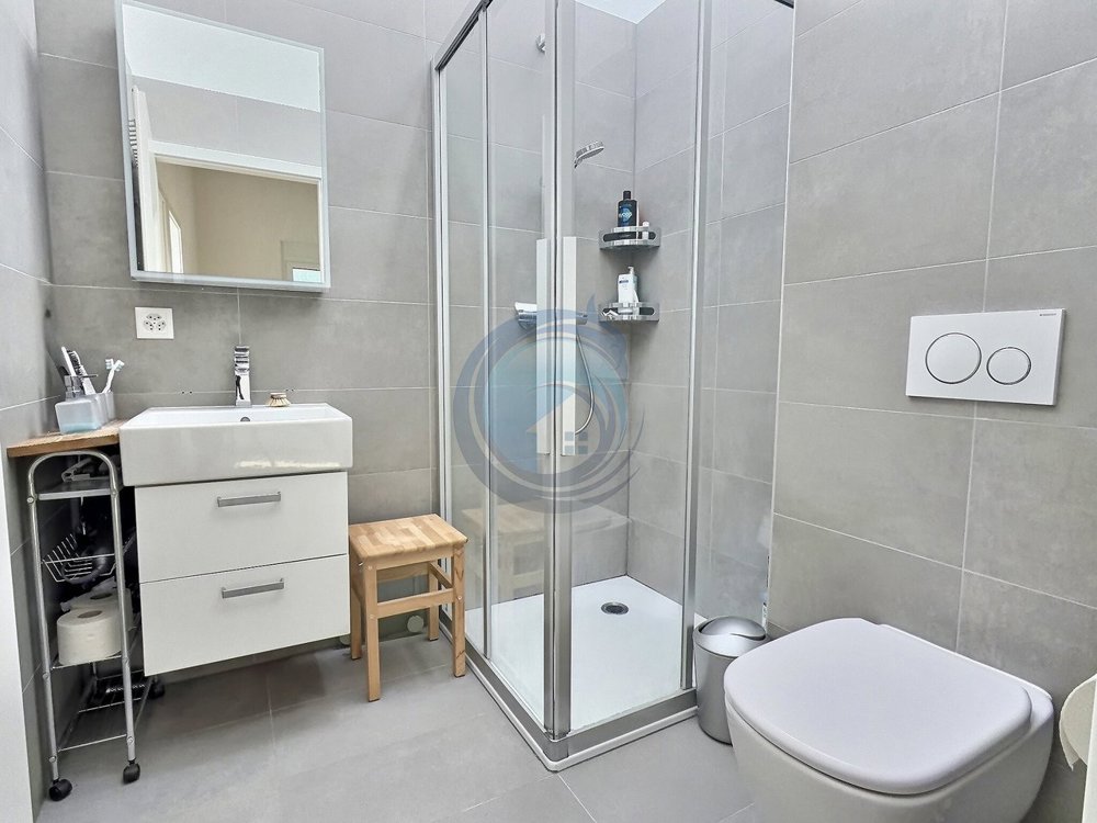 Casa di 5 locali in vendita a Jongny - immagine 1/13