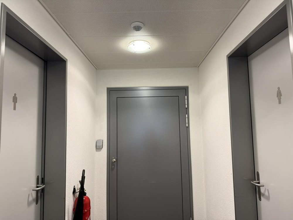 null rooms Office & Commercial for rent in Zug - image 1/13