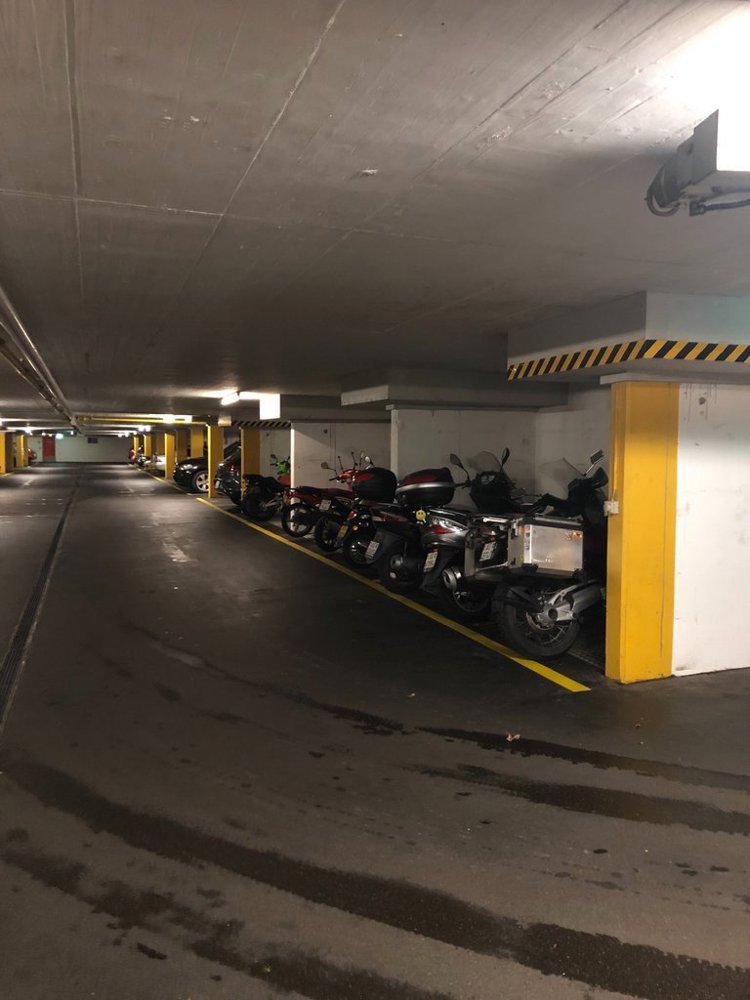 null rooms Car park, garage for rent in Oberentfelden - image 1/3