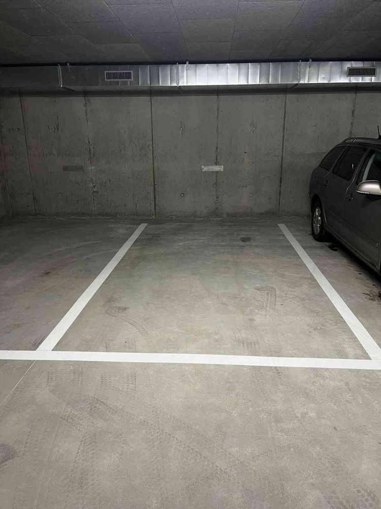 null Zimmer Parkplatz, Garage zu vermieten in Tamins - Bild 1/1