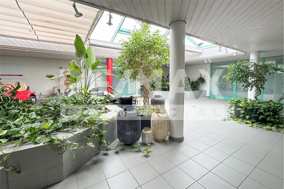 6 Zimmer Büro zum verkaufen in Reinach BL - Bild 1/11
