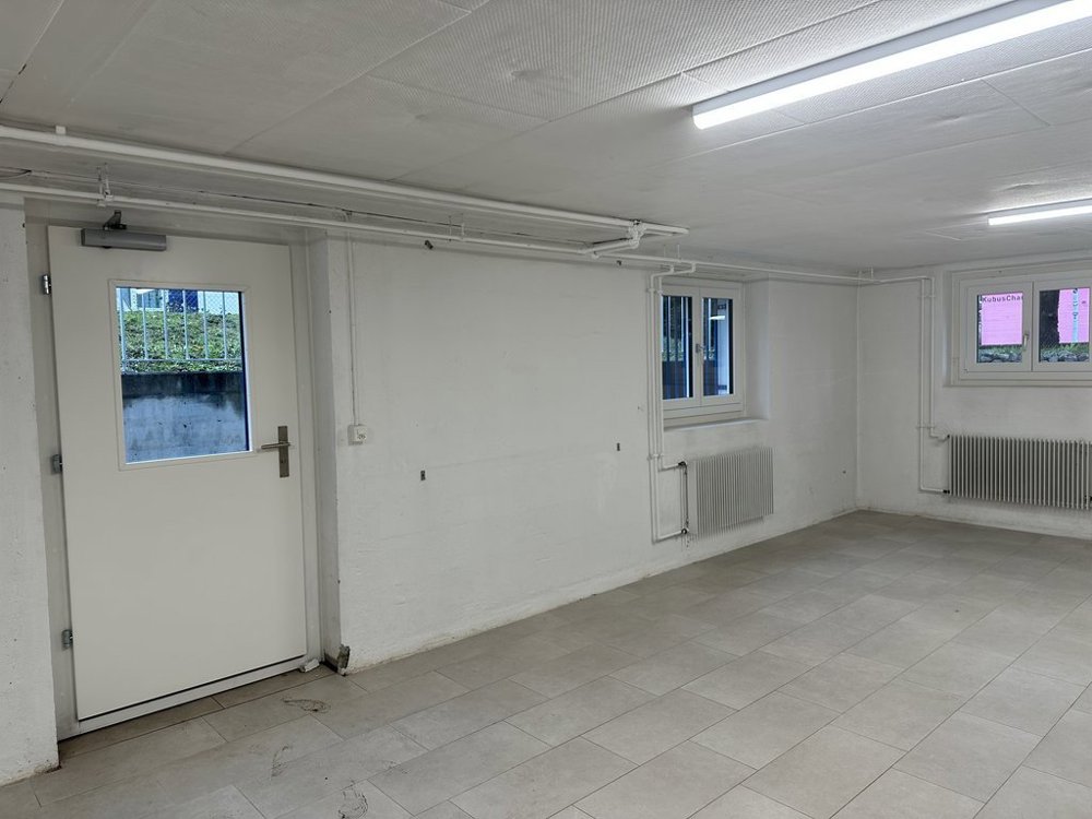 null rooms Office & Commercial for rent in Cham - image 1/2
