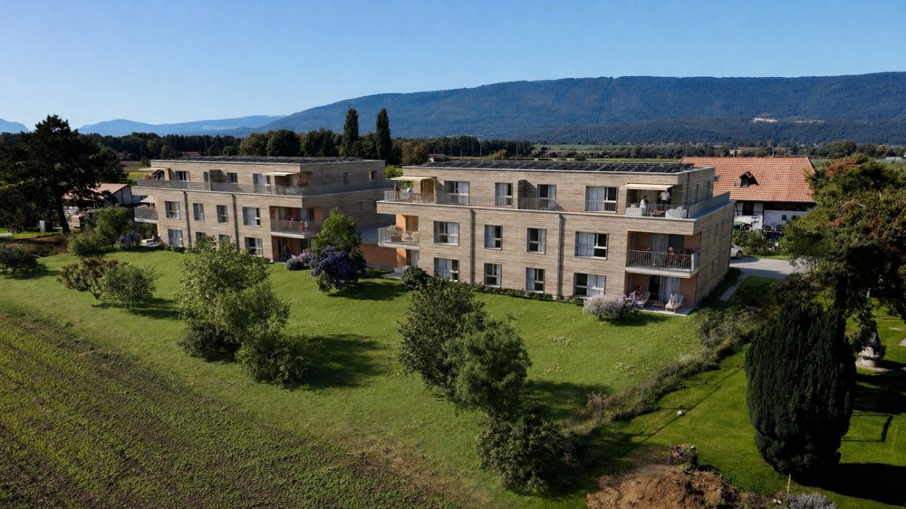 Appartamento di 5 locali in vendita a Gampelen - immagine 1/6