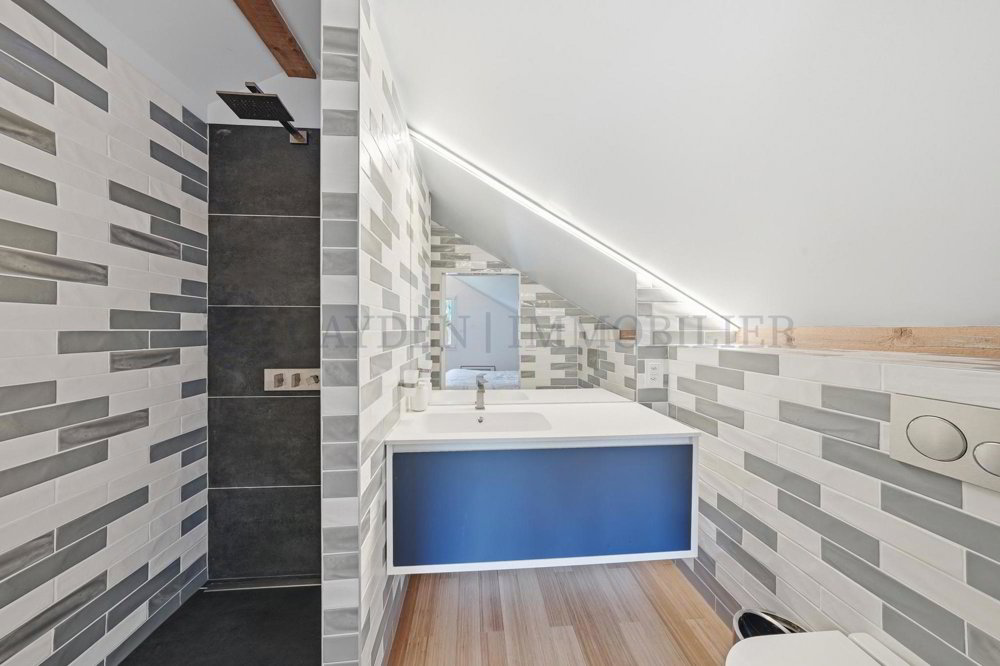 8 Zimmer Haus zum verkaufen in St-George - Bild 1/13