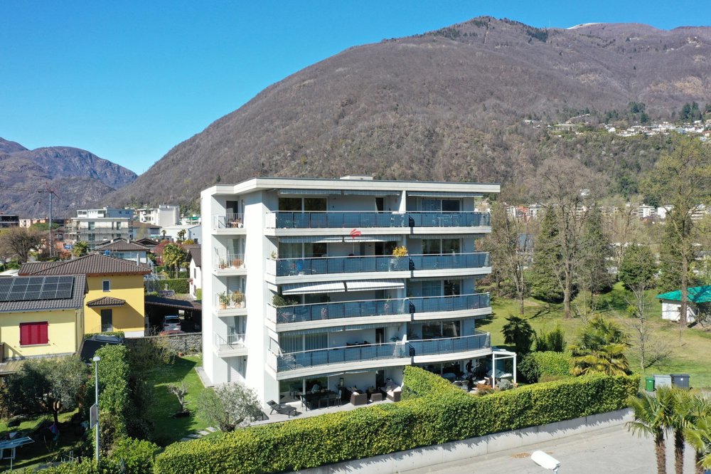3 rooms Apartment to buy in Ascona - image 1/9