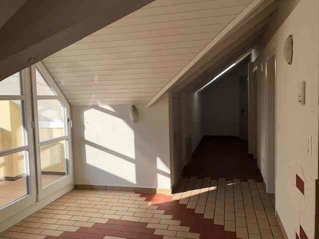 3.5 Zimmer Wohnung zu vermieten in Mollis - Bild 1/8