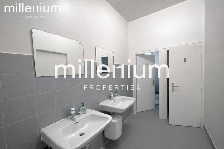 1 rooms Office & Commercial for rent in Genf - image 1/4