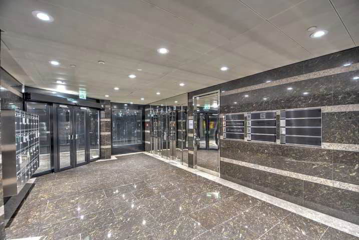 null rooms Office & Commercial for rent in Geneva - image 1/3