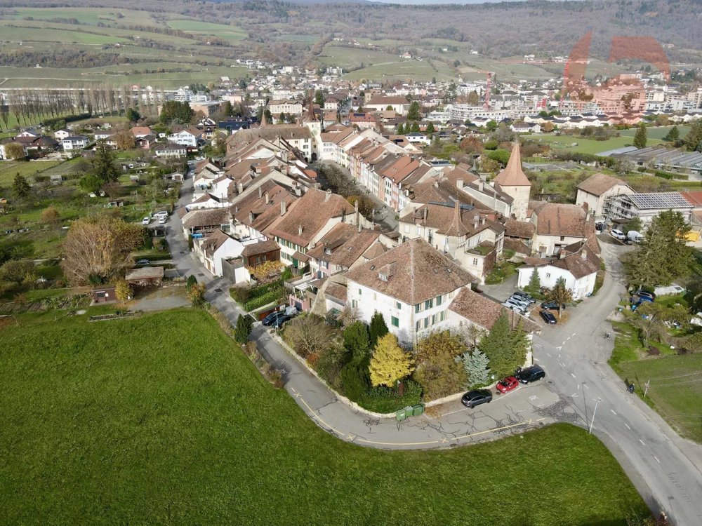 Appartement 4 pièces à acheter à Le Landeron - image 1/13