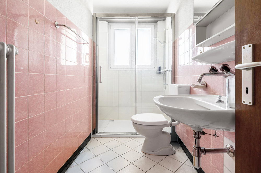 7 rooms House to buy in Camorino - image 1/13