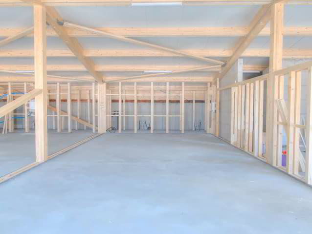 1 rooms Office & Commercial for rent in Collombey - image 1/5