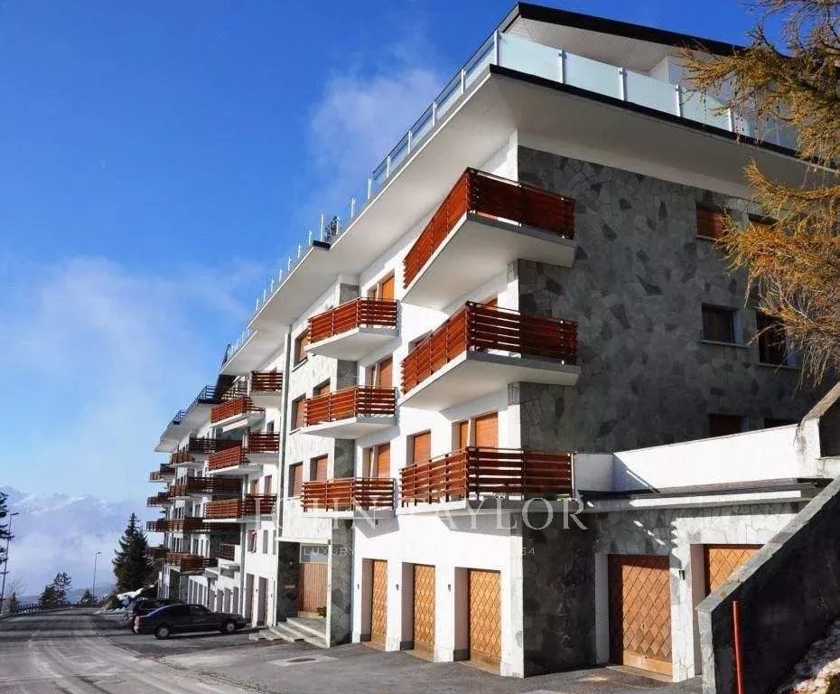 Appartamento di 6 locali in vendita a Crans-Montana - immagine 1/13