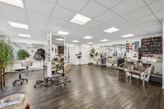 null rooms Office & Commercial for rent in Basel - image 1/1