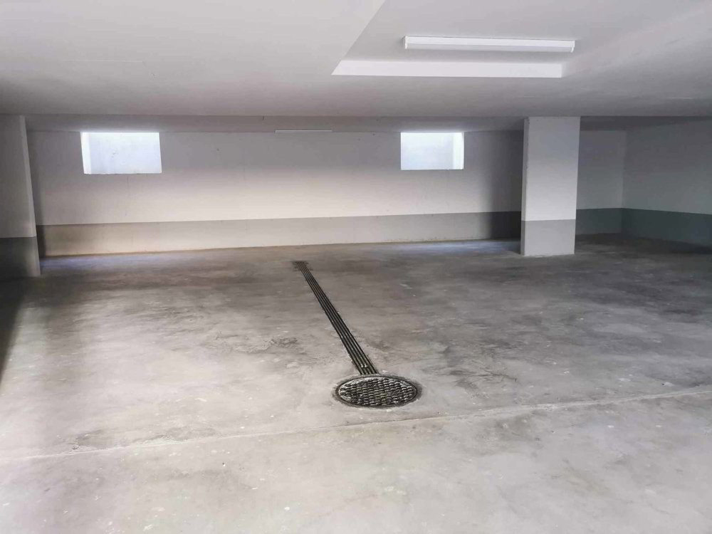 Parking, garage null pièces à louer à Orbe - image 1/2