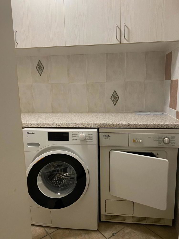 Maison 5 pièces à louer à Meyrin - image 1/9