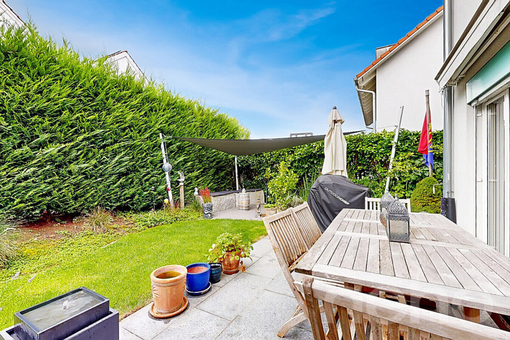 5 rooms House to buy in Oberwil BL - image 1/12