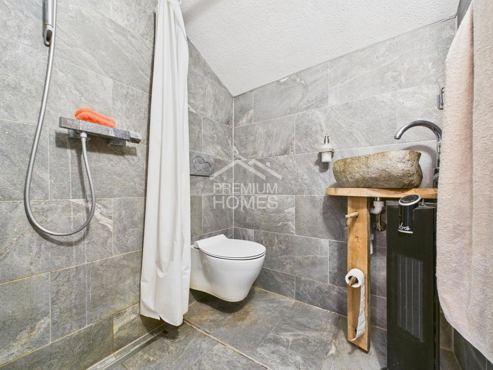 Casa di 4 locali in vendita a Grindelwald - immagine 1/8