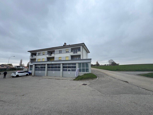 Appartamento di 4 locali in affitto a Chénens - immagine 1/2