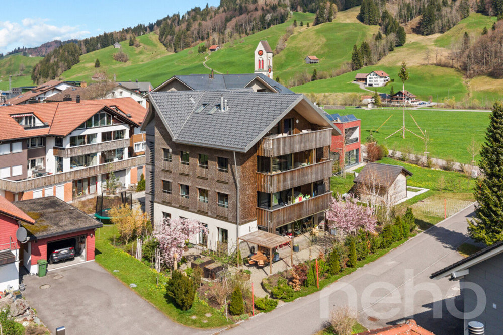 4.5 rooms Apartment to buy in Einsiedeln - image 1/12