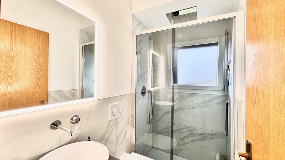 Casa di 6 locali in vendita a Bedano - immagine 1/13