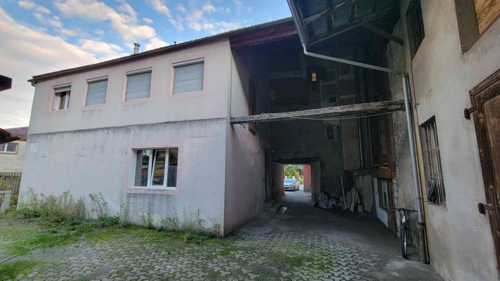 Parcheggio, garage di null locali in affitto a Ardon - immagine 1/1