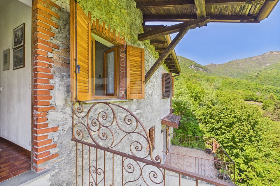 Casa di 5 locali in vendita a Lugano - immagine 1/13