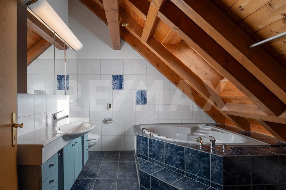 6 rooms Apartment to buy in Bäretswil - image 1/13