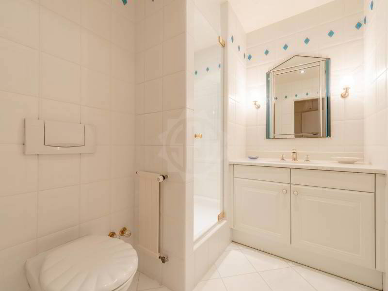 Appartement 8 pièces à louer à Geneva - image 1/10