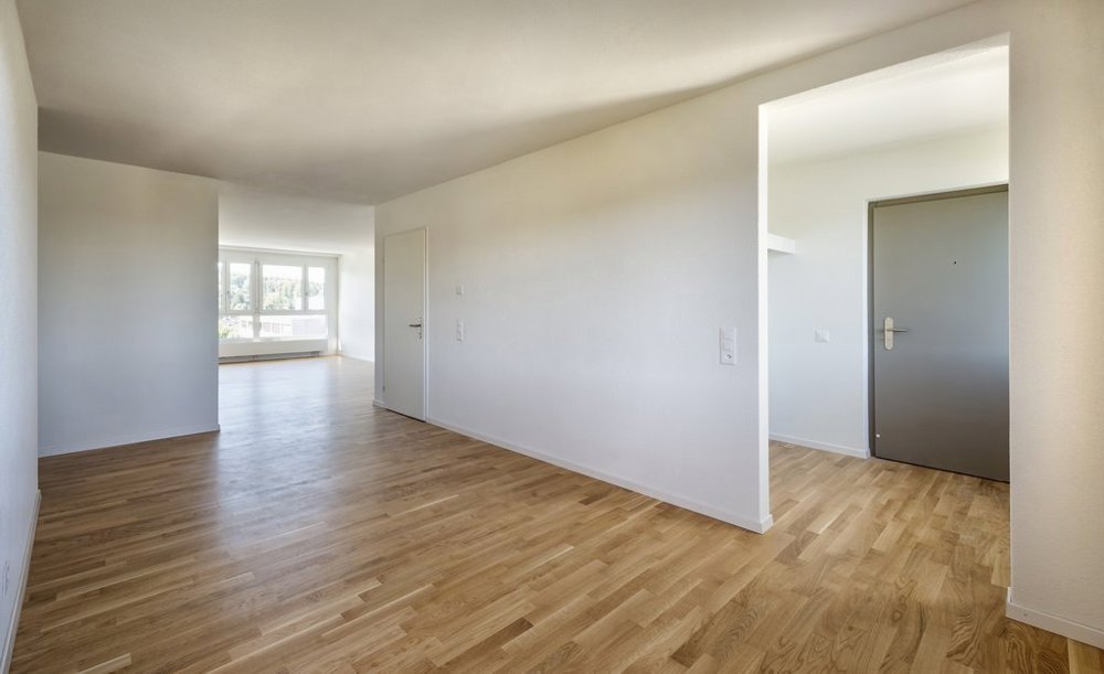 Appartement 4.5 pièces à louer à Suhr - image 1/6