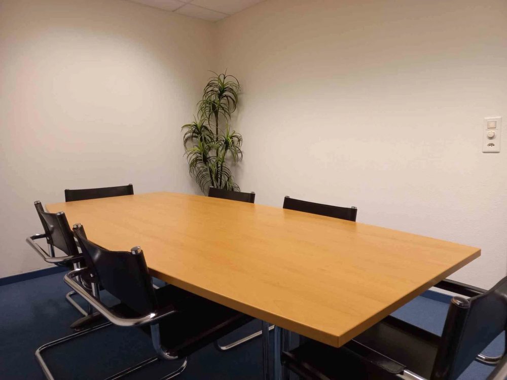 1 rooms Office & Commercial for rent in Zoug - image 1/3