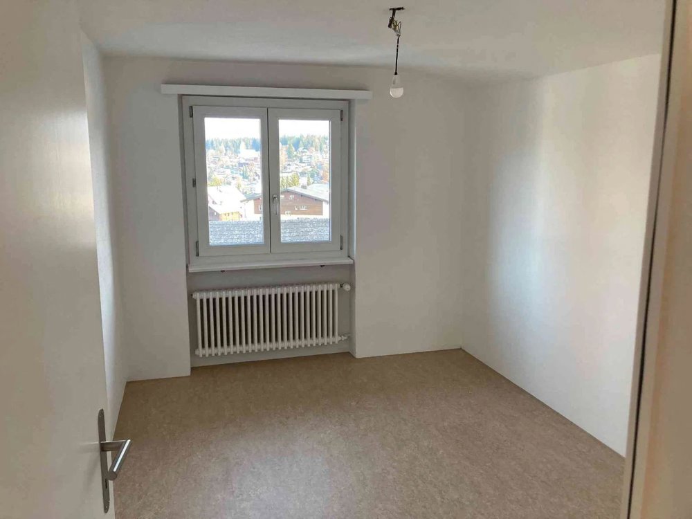 4 Zimmer Wohnung zu vermieten in Flims Dorf - Bild 1/8