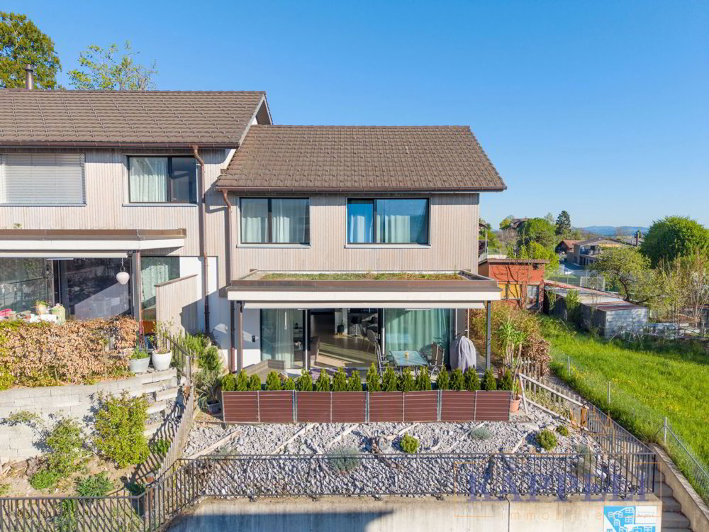 Casa di 6.5 locali in vendita a Uebeschi - immagine 1/21
