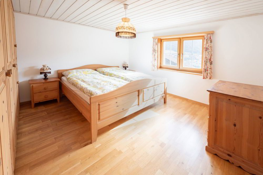 2.5 Zimmer Haus zum verkaufen in Schluein - Bild 1/10