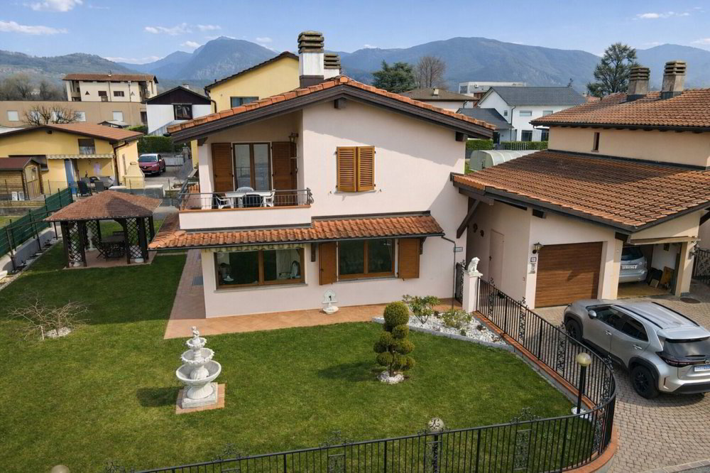 Casa di 7.5 locali in vendita a Stabio - immagine 1/22