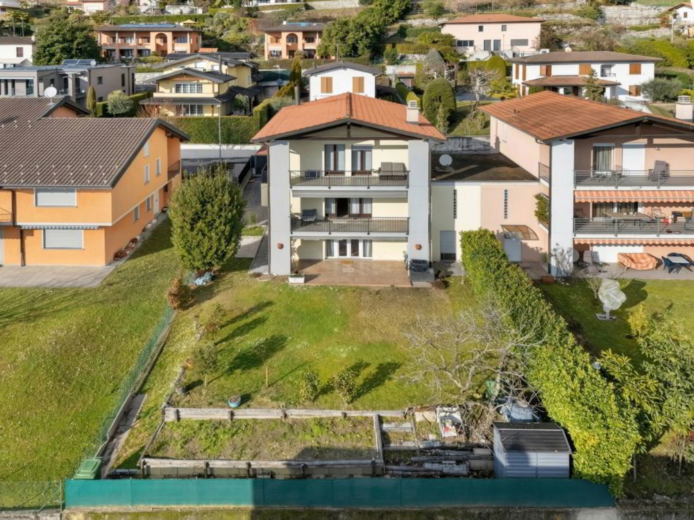 Casa di 7 locali in vendita a Vacallo - immagine 1/30