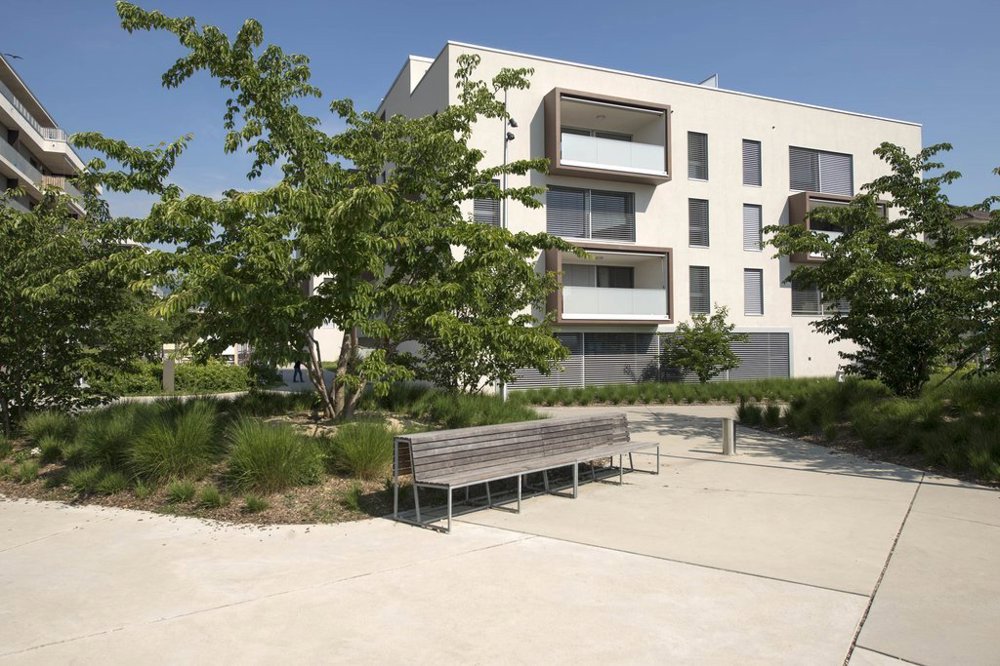 null rooms Car park, garage for rent in Gland - image 1/1