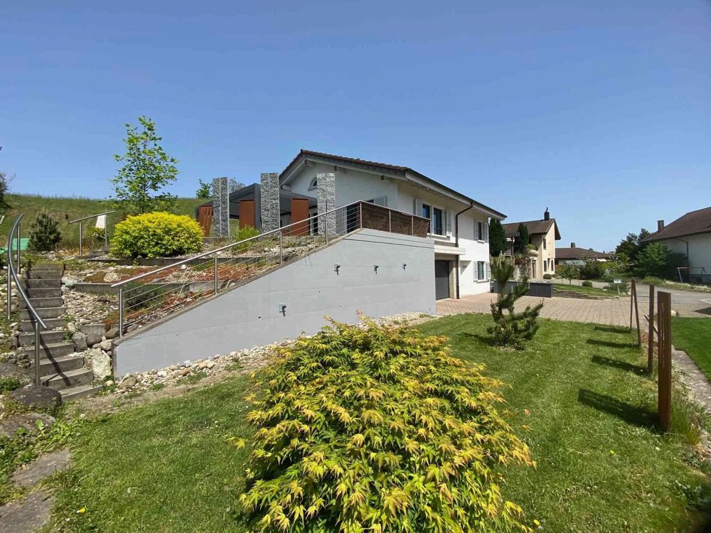 Casa di 6.5 locali in vendita a Orpund - immagine 1/5