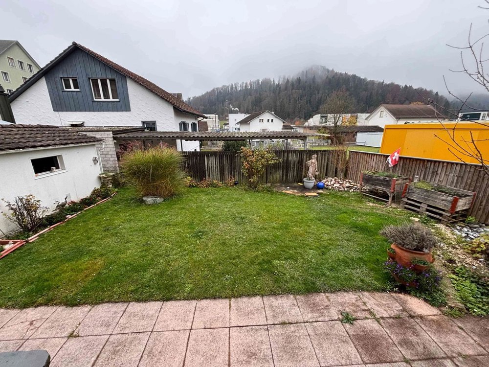 Maison 2.5 pièces à louer à Kollbrunn - image 1/10