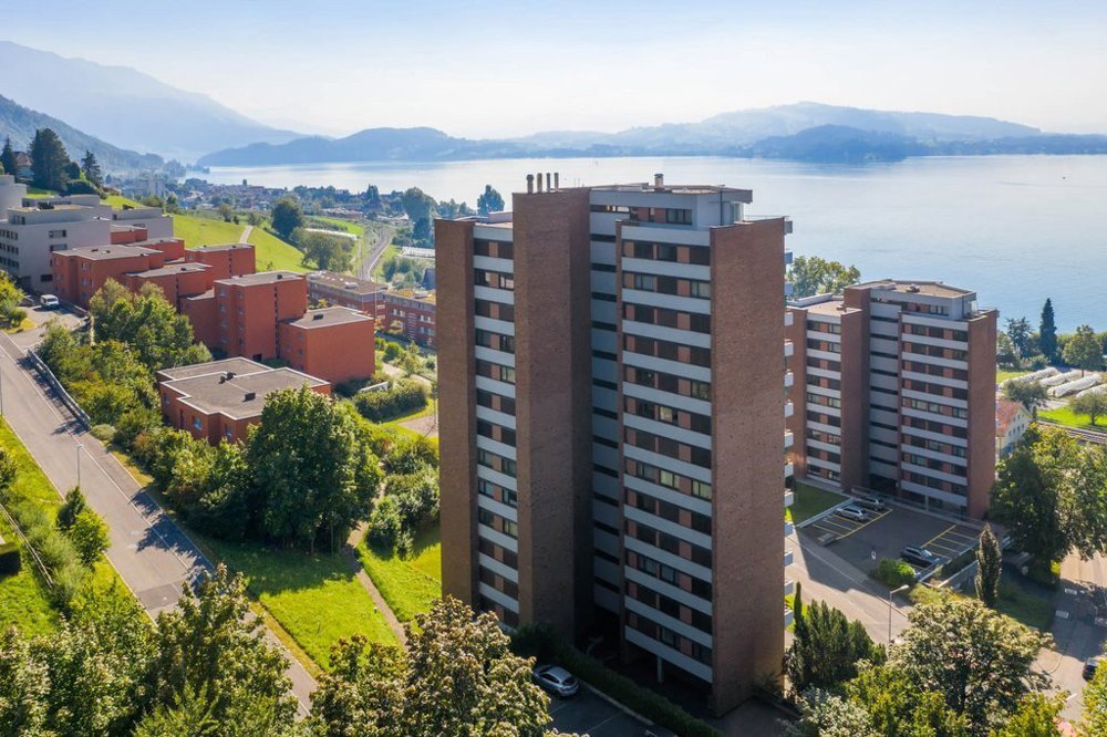 null rooms Car park, garage for rent in Zug - image 1/2