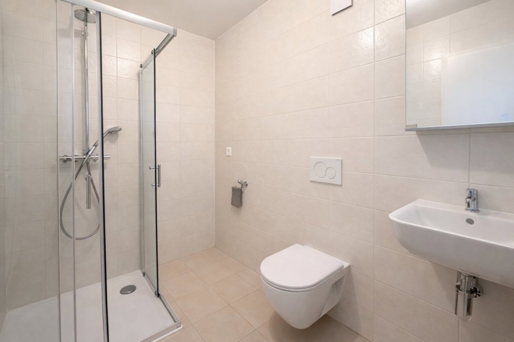 5 rooms Apartment for rent in Chambésy - image 1/12