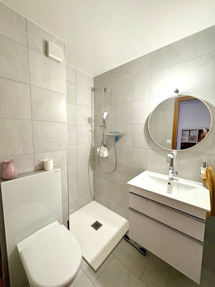 Appartement 4.5 pièces à louer à Veyras - image 1/7