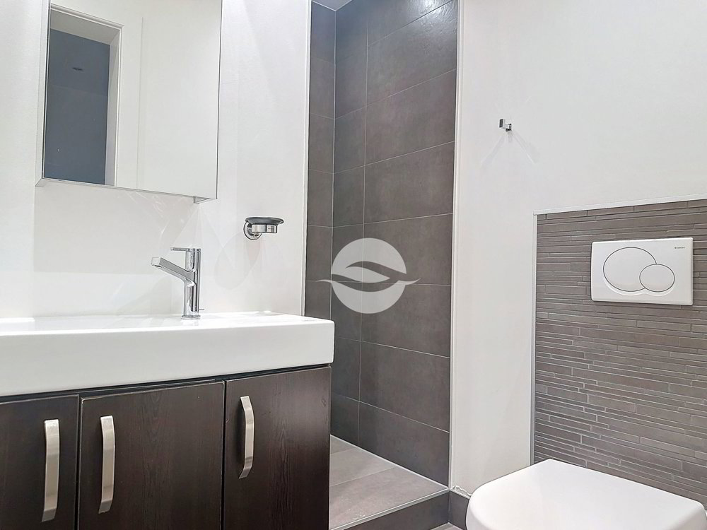 6 rooms Apartment for rent in Geneva - image 1/8