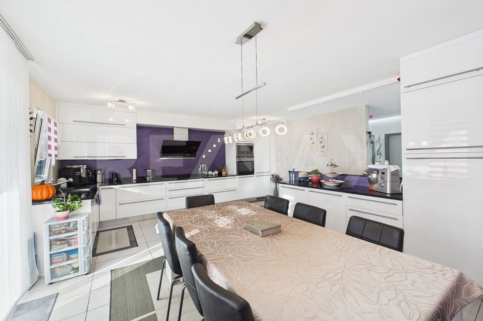 Casa di 9 locali in vendita a Biasca - immagine 1/13