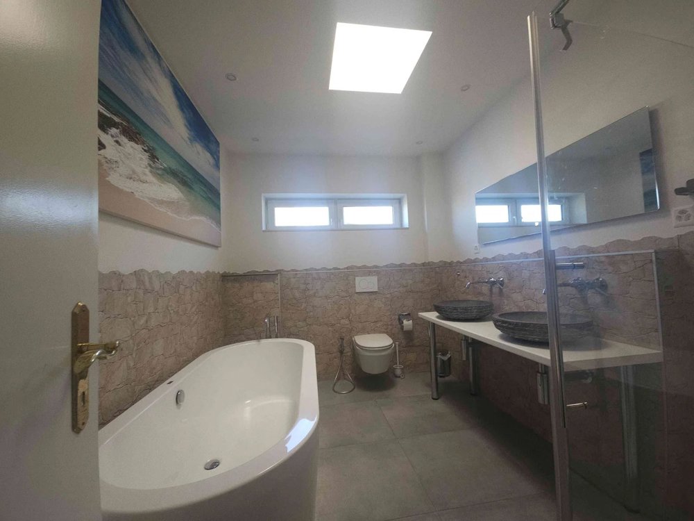 7.5 rooms House to buy in Giebenach - image 1/5