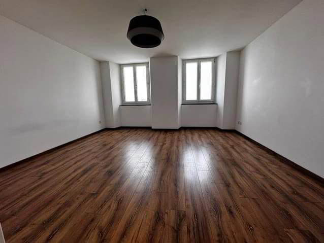 Appartamento di 3 locali in affitto a Les Ponts-de-Martel - immagine 1/10