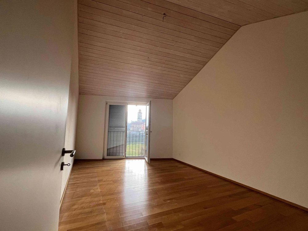 Maison 5.5 pièces à louer à Sessa - image 1/13