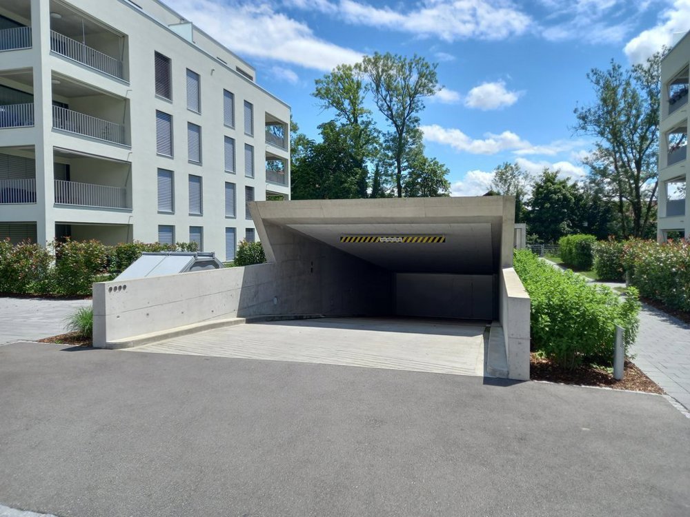Parking, garage null pièces à louer à Bellach - image 1/3