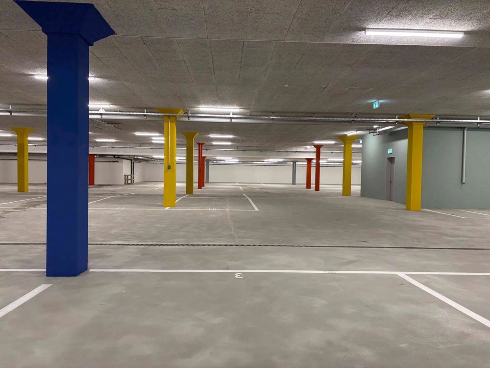 null rooms Car park, garage for rent in Kradolf - image 1/3