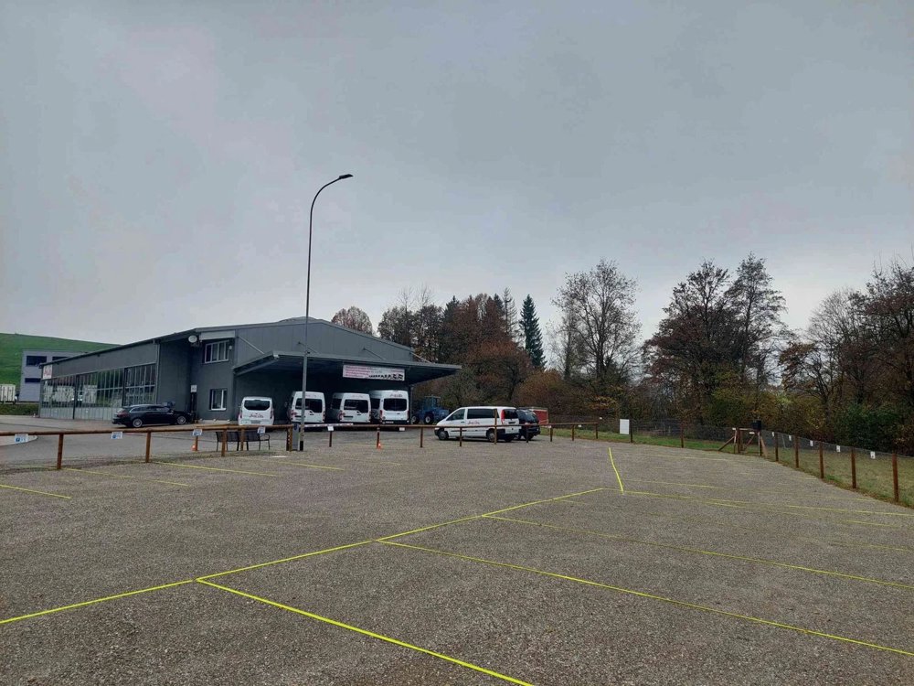 null Zimmer Parkplatz, Garage zu vermieten in Wängi - Bild 1/3