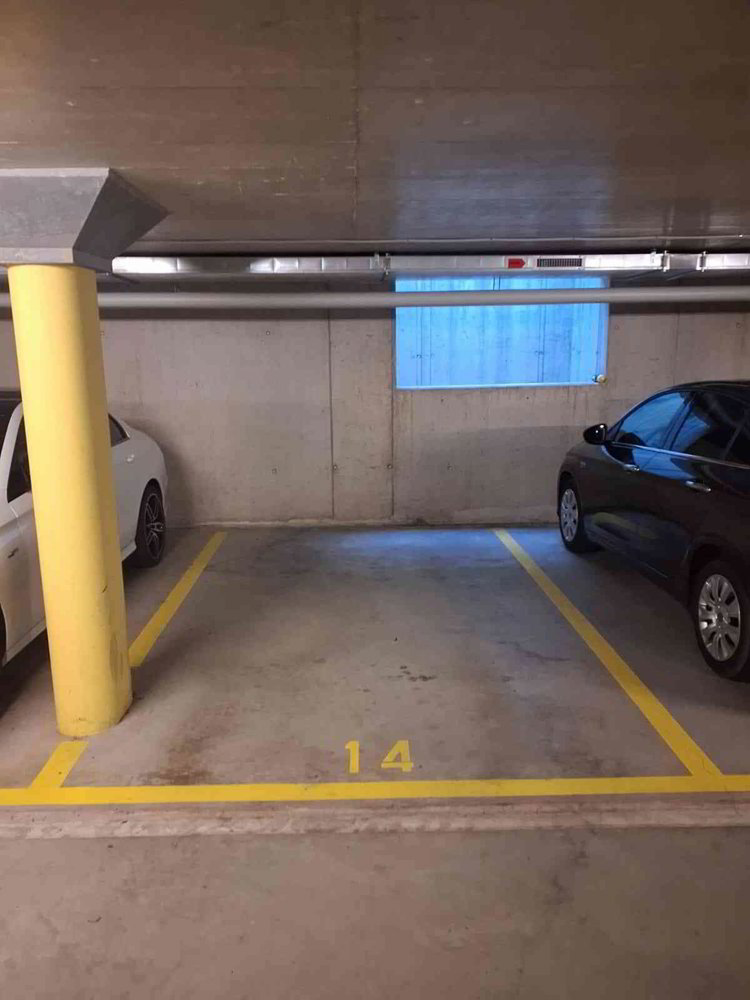 null rooms Car park, garage for rent in Rafz - image 1/1